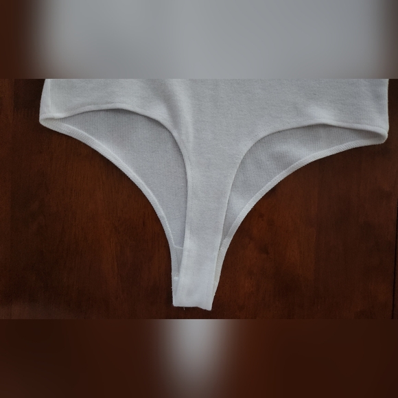 7 For All Mankind White Ribbed Bodysuits Size M Sleeveless Size L Elbow Short - Picture 16 of 16